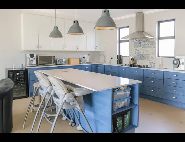 5 BEDROOM HOUSE FOR SALE IN COUNTRY VIEW ESTATE